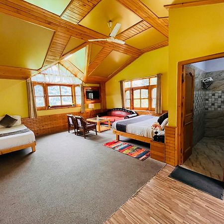 Hotel Hollywood Manali - Scenic River & Mountain View With Premium Rooms Eksteriør bilde