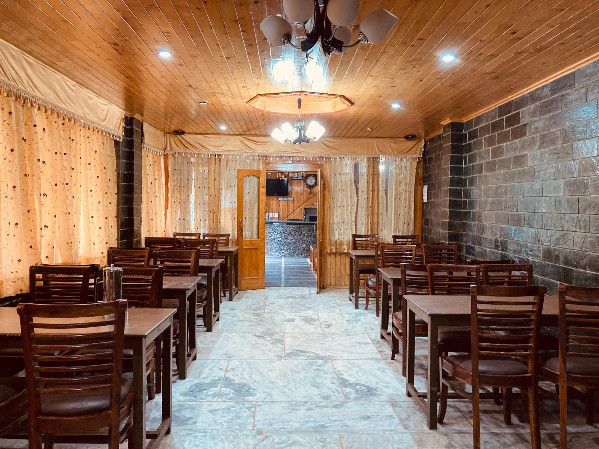 Hotel Hollywood Manali - Scenic River & Mountain View With Premium Rooms Eksteriør bilde