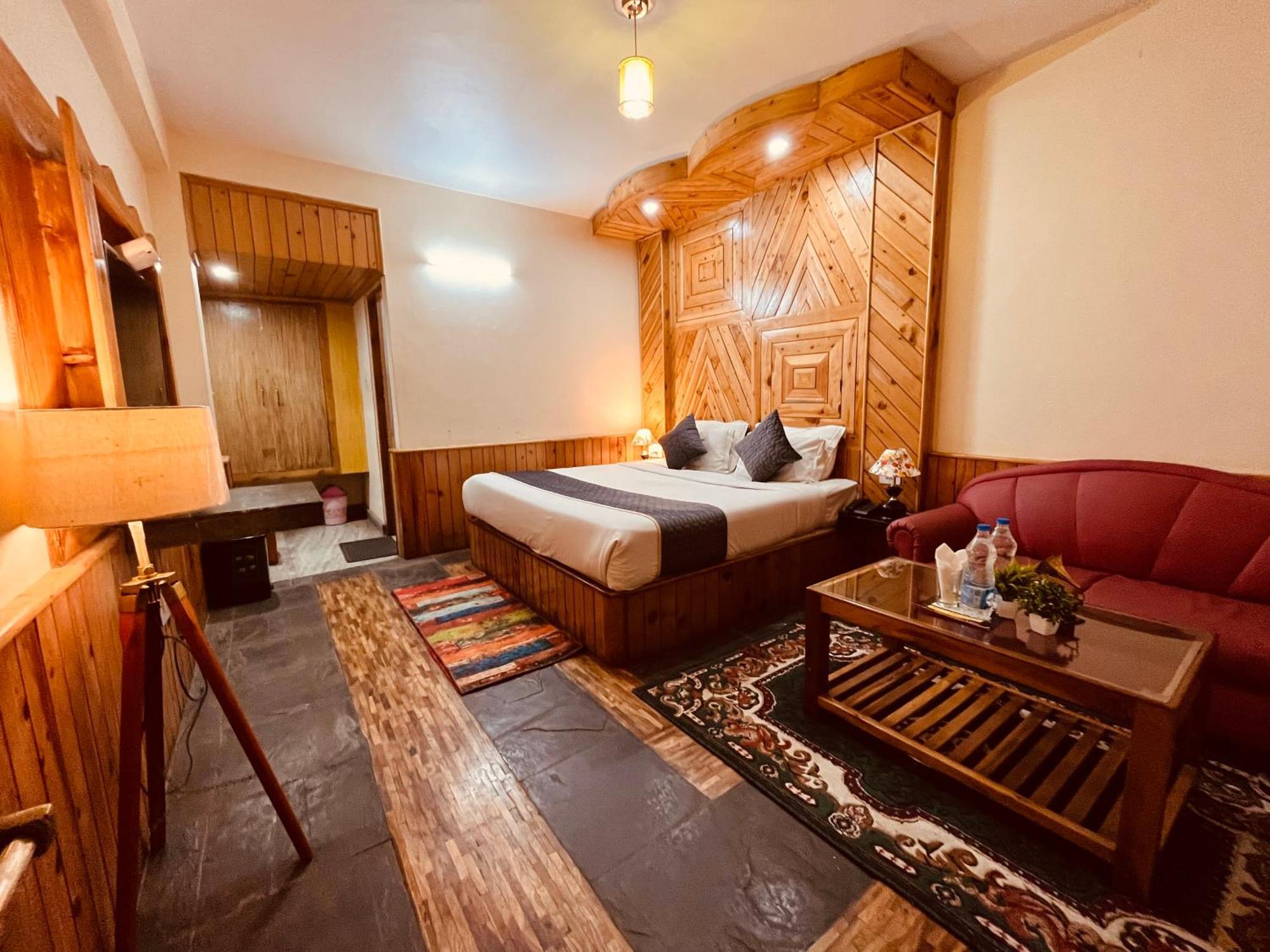 Hotel Hollywood Manali - Scenic River & Mountain View With Premium Rooms Eksteriør bilde