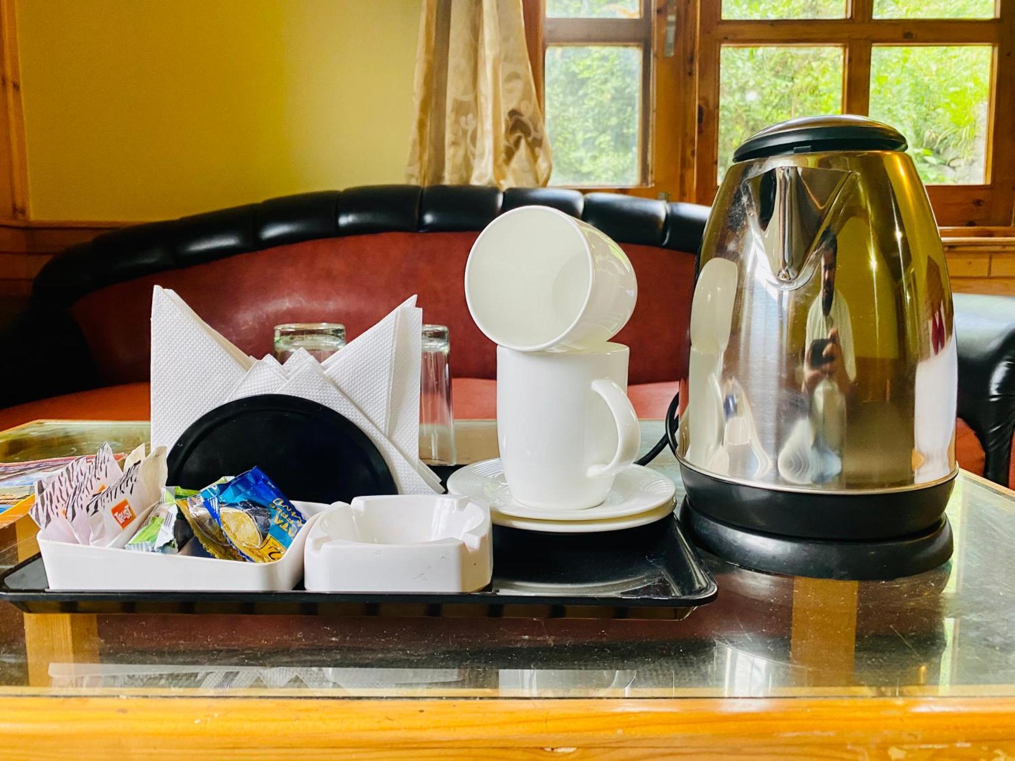 Hotel Hollywood Manali - Scenic River & Mountain View With Premium Rooms Eksteriør bilde