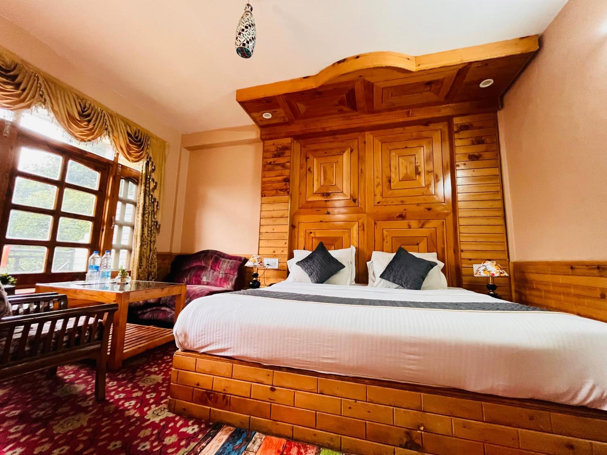 Hotel Hollywood Manali - Scenic River & Mountain View With Premium Rooms Eksteriør bilde