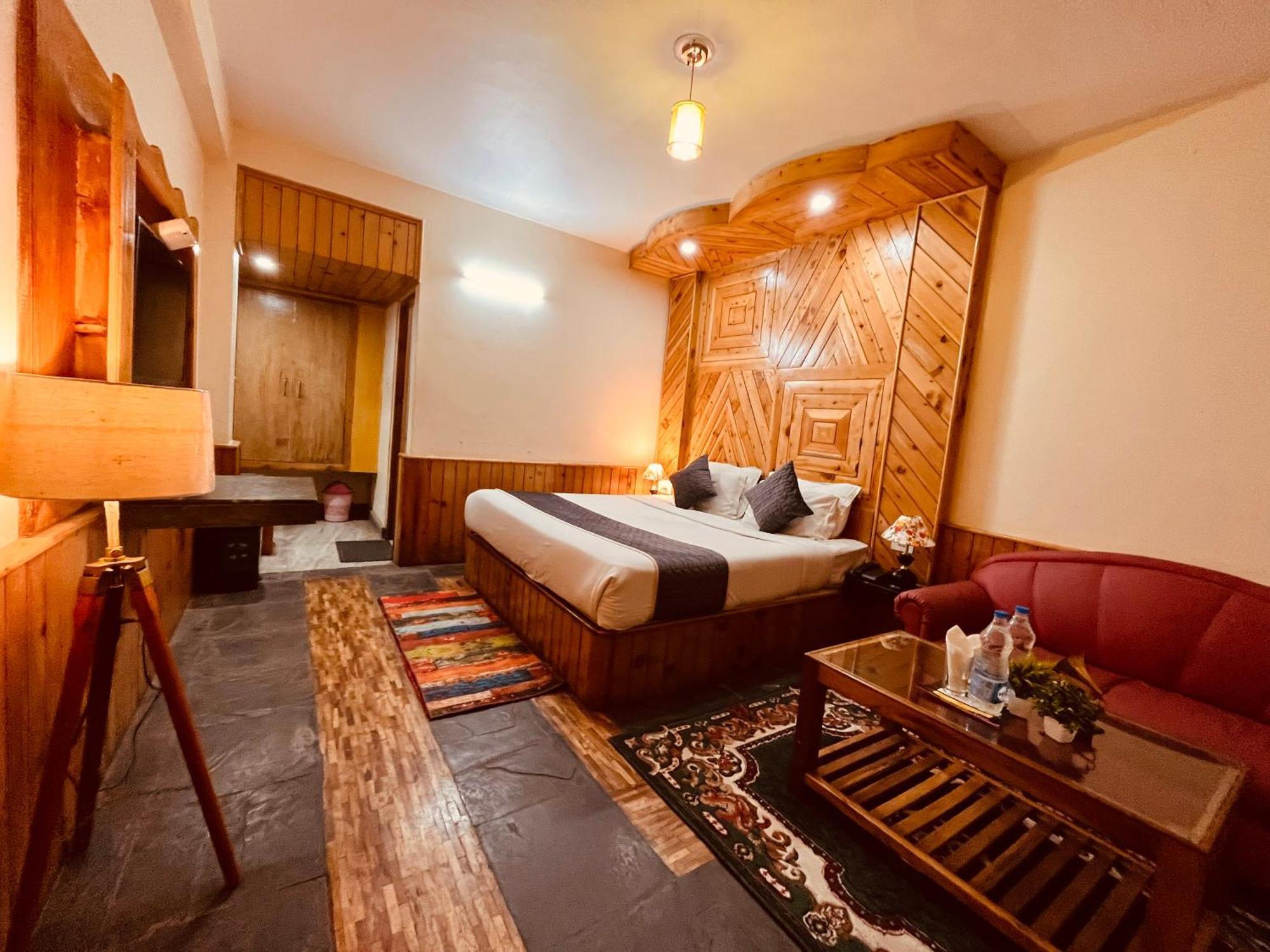 Hotel Hollywood Manali - Scenic River & Mountain View With Premium Rooms Eksteriør bilde